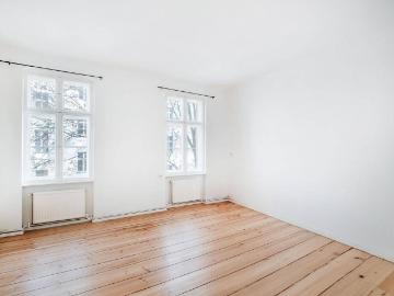 Ruhige 2 Zimmer Wohnung in schönem Kreuzberger Altbau nahe dem Carl Herz Ufer