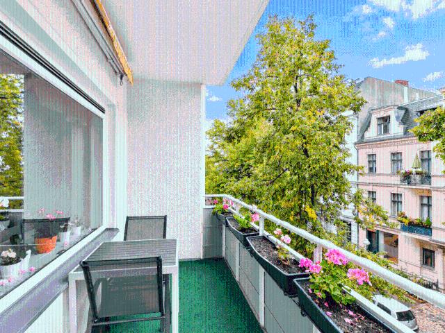 Ruhige 2 Zimmer Wohnung mit Balkon & Blick ins Grüne