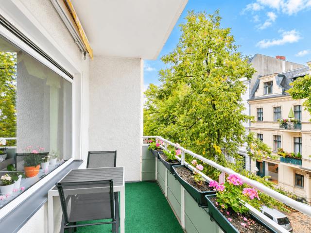 Ruhige 2 Zimmer Wohnung mit Balkon & Blick ins Grüne