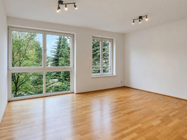 Ruhige 2 Zimmer Wohnung mit Grünblick nahe Schönbrunn