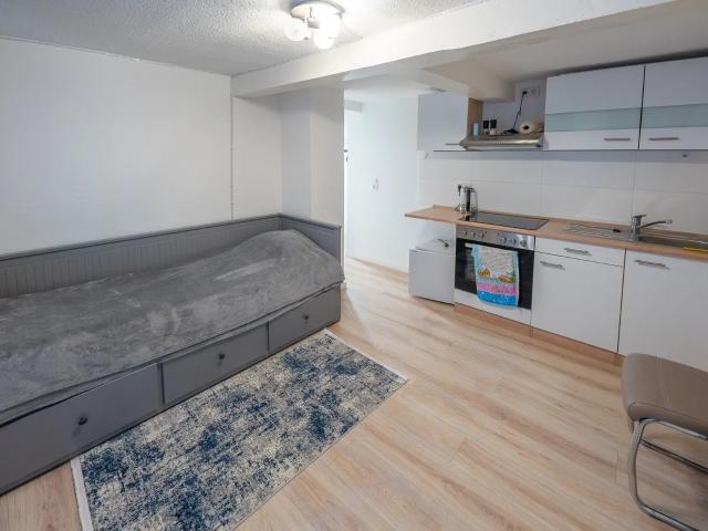 Ruhige 2 R Wohnung ab 01.11.2026