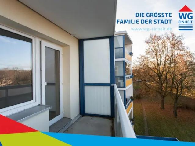 Ruhige 2 Raum Whg + Küche und Bad mit Fenster+ Balkon