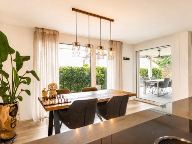 ruhige 4.5 Zimmer Gartenwohnung mit Stil und Weitblick