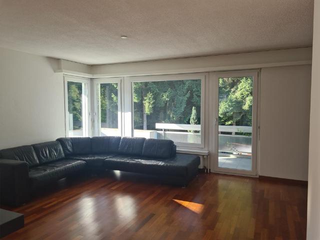 Ruhige 4.5 Zimmerwohnung am Waldrand
