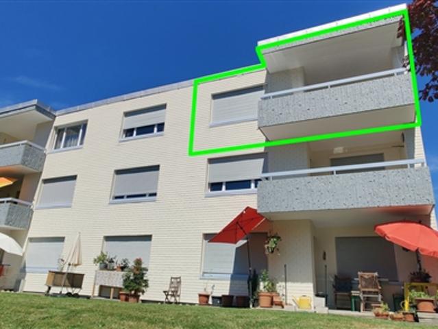 Ruhige 4.5 Zimmerwohnung mit Balkon