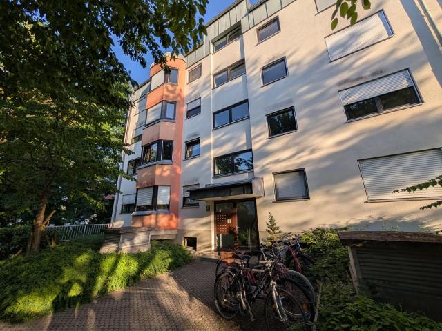 Ruhige 4 Zimmer Wohnung, ohne Provision, von Privat, nahe Erholungsgebiet mit Südbalkon