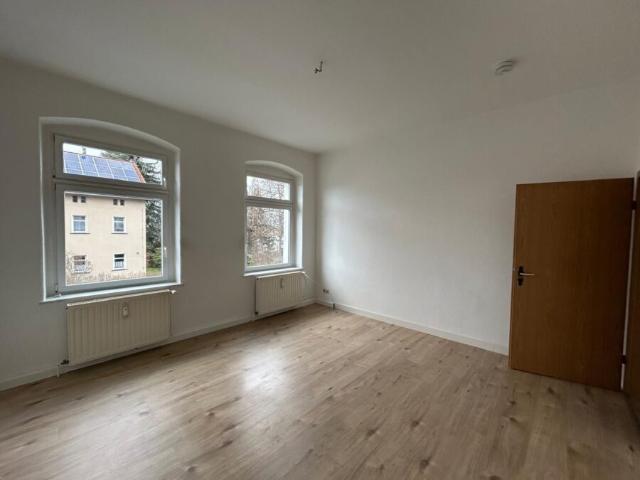 ruhige 4 RWE mit Weitblick am Stadtrand !