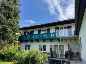 Ruhige 5 Zi Whg. in Berg mit Balkon, renoviert