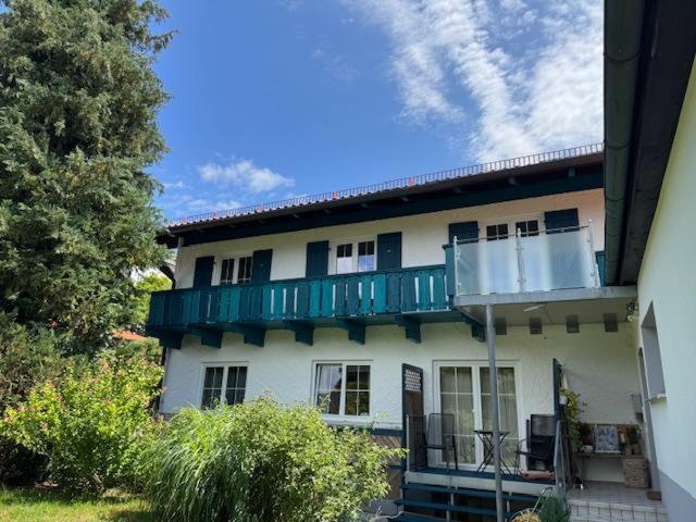 Ruhige 5 Zi Whg. in Berg mit Balkon, renoviert