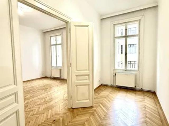 Ruhige Altbauwohnung I Mariahilfer Straße