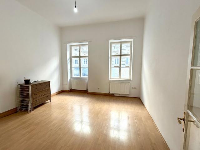 Ruhige Altbauwohnung mit Gartenmitbenutzung, 6. Bezirk, 2 Zimmer, 50m2, 700€ inkl. USt + BK