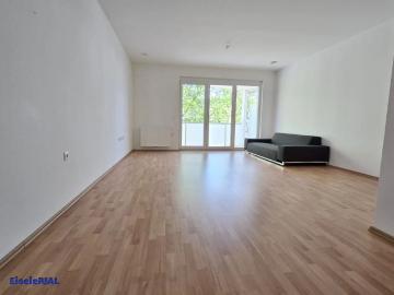 Großer Balkon trifft perfekte Lage ruhig wohnen. Schnell in Wien