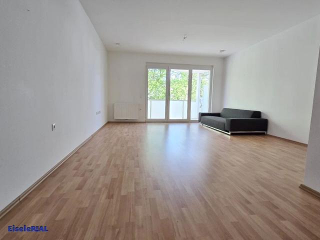 Großer Balkon trifft perfekte Lage ruhig wohnen. Schnell in Wien