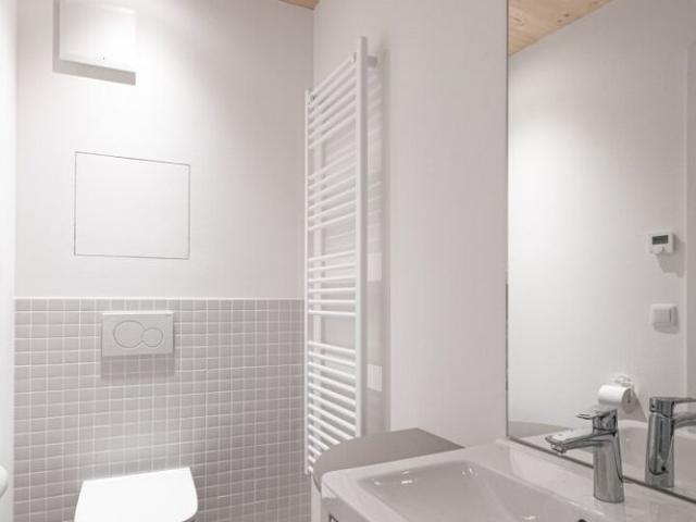 RUHIGE GARTENWOHNUNG / ARCHITEKTENHAUS / Designer Küche