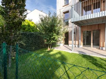 RUHIGE GARTENWOHNUNG / ARCHITEKTENHAUS / Designer Küche