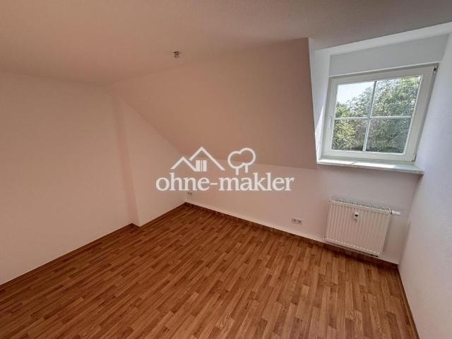 ruhige Dachgeschosswohnung mit hellen Räumen