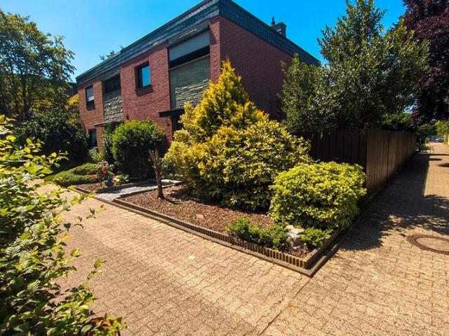 Ruhige DHH mit Garage, Garten, Balkon & Terrasse