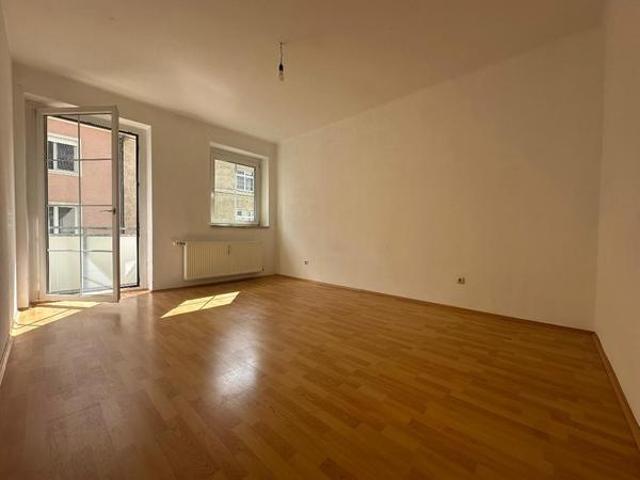 Ruhige Dreiraumwohnung im Zentrum mit Balkon