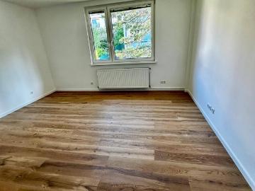 Ruhige Eigentumswohnung komplett saniert in Neustift am Walde