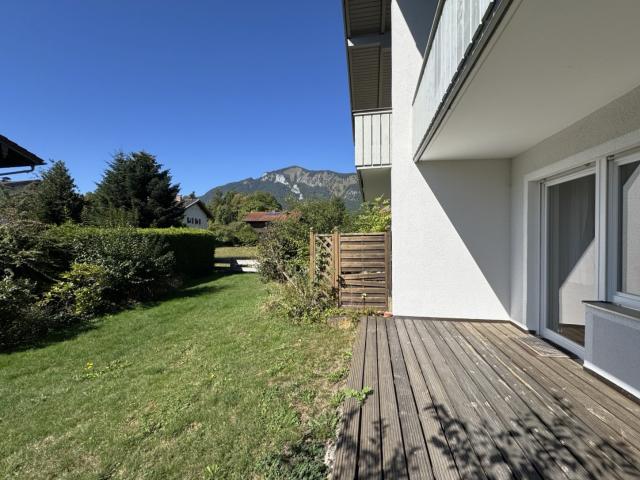 Ruhige, erneuerte, toll ausgestattete 2 Zi. Garten ETW mit Südwest Terrasse + Hobbyraum u. WC im UG
