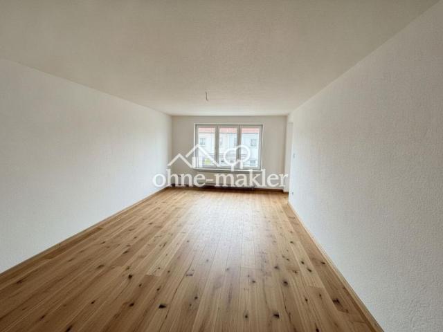 Ruhige, komplett neu renovierte 3 Zimmer Wohnung in kleiner Wohnanlage