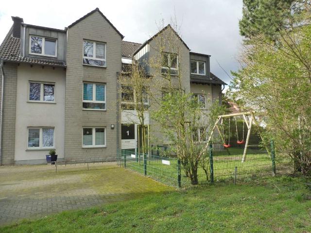 ruhige helle 3,5 Raum Wohnung II. OG DG
