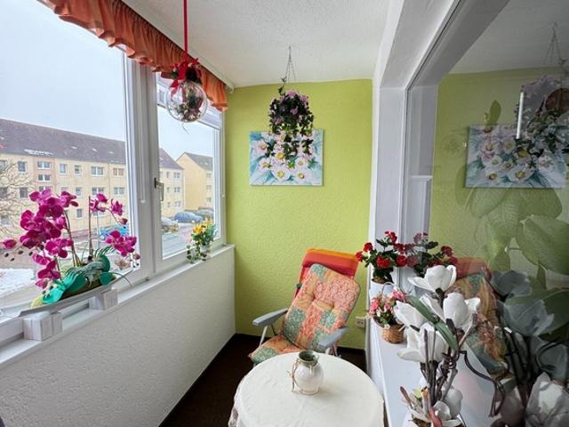 Ruhige helle 3 Zimmer Wohnung 1.OG mit Balkon vermietet zu verkaufen