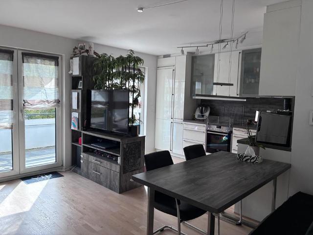 Ruhige, helle 3 Zimmer Wohnung mit 76qm Wfl. und 18qm Südbalkon