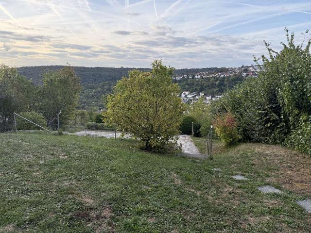 ruhige, helle 2 Zi. Wohnung mit Terrasse und Blick ins Grüne