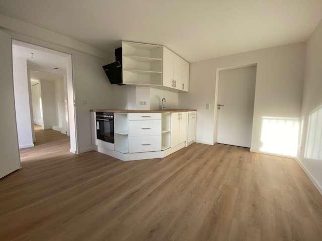 ruhige, helle 2 Zimmer Souterrain Wohnung in schöner Wohnlage