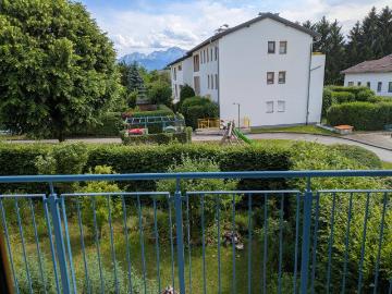 Ruhige, helle 2 Zimmer Wohnung, Balkon, Tiefgarage