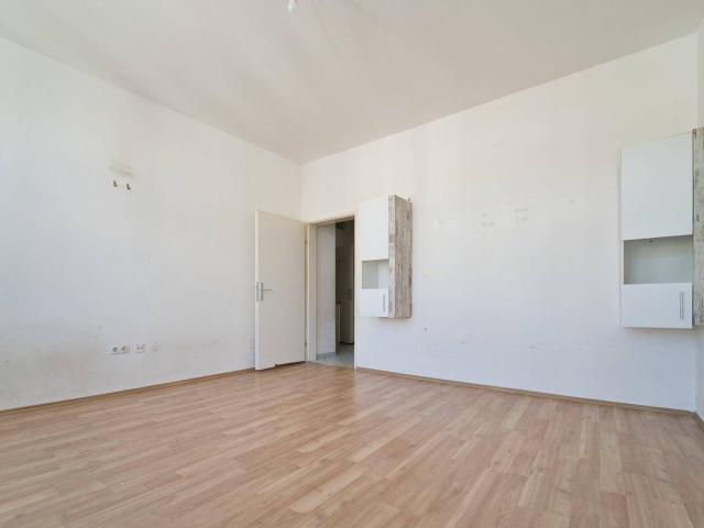Ruhige, helle 2 Zimmer Wohnung | Innenhoflage | WC und Bad in der Wohnung