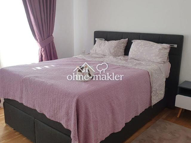 ruhige, helle 2 Raum Wohnung mit Parkettboden + Balkon + Küche
