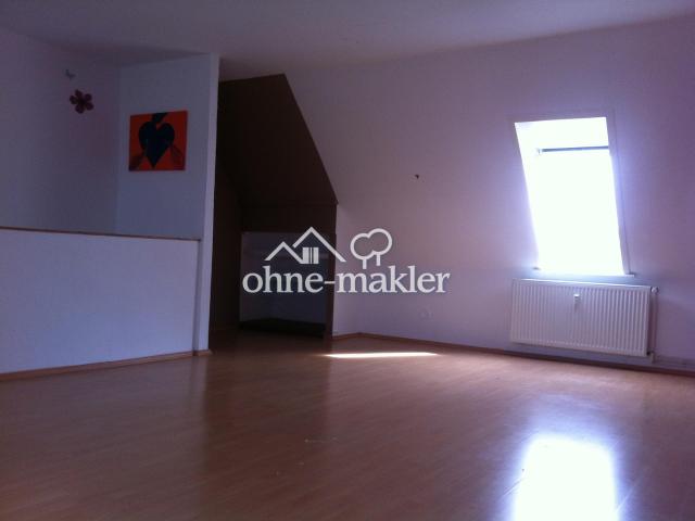 ruhige, helle gemütliche Wohnung