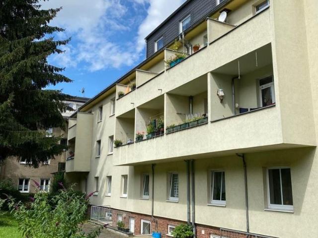 Ruhige Lage im DG / Bad mit Dusche + Fenster / Laminat