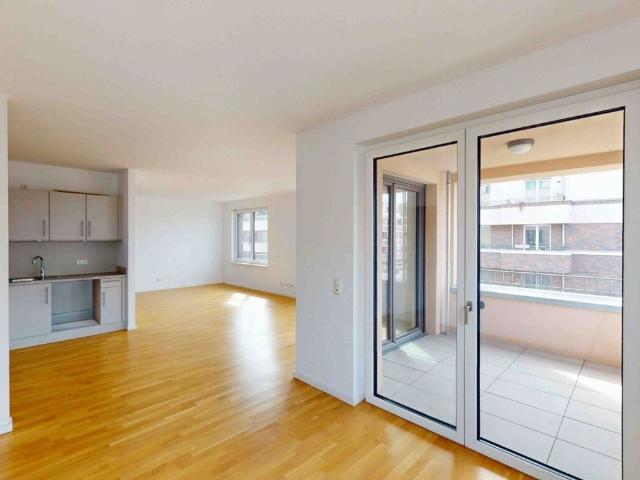 Ihr Rückzugsort in Karlshorst: Helle 3 Zimmer Wohnung mit Balkon und Einbauküche