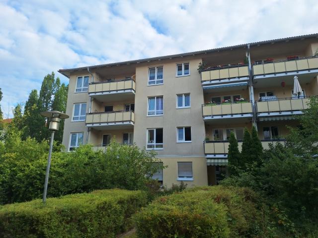Ruhige Lage mit großzügigem Balkon!