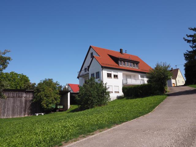 Ruhige Lage mit freiem Feldblick+ großzügige 5 Zimmer Wohnung in Finningen