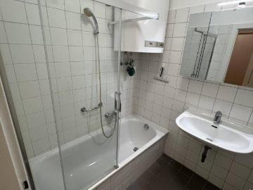 Ruhige neu renovierte Wohnung nähe LKH TOP Preis
