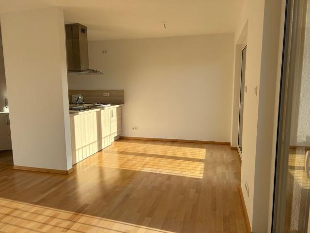 Ruhige neuwertige 2 Zi. Mietwohnung mit Südbalkon