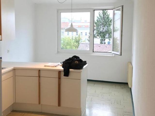 Ruhige, Sonnige 2 Zimmer Wohnung