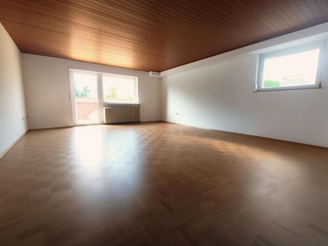Ruhige, schöne 2,5 Zimmer Whg in Kieselbronn mit Terrasse