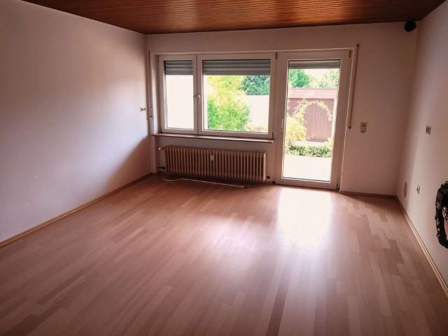 Ruhige, schöne 2,5 Zimmer Whg in Kieselbronn mit Terrasse