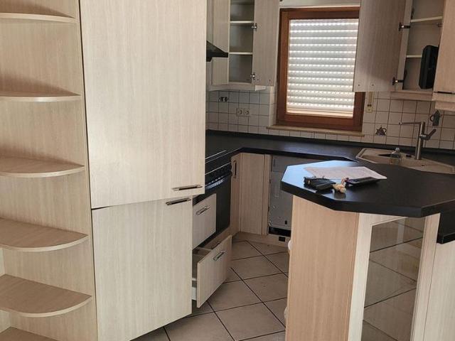 Ruhige sehr schoene 2,5 Zimmer DG Maisonette Whg