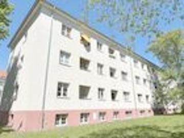 Ruhige Seitenstraße in Seidnitz: 2 Zi. Whg. mit Loggia & Wanne
