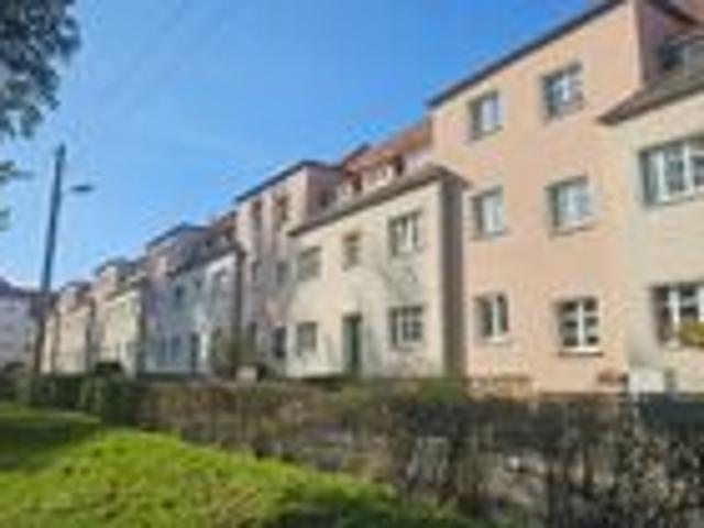 Ruhige Seitenstraße & kurze Wege: 2 Zimmer Whg. mit EBK