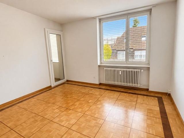 Ruhige Seitenstrasse Nähe Felix Platter Spital