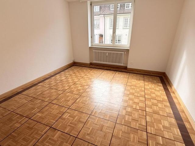Ruhige Seitenstrasse Nähe Felix Platter Spital