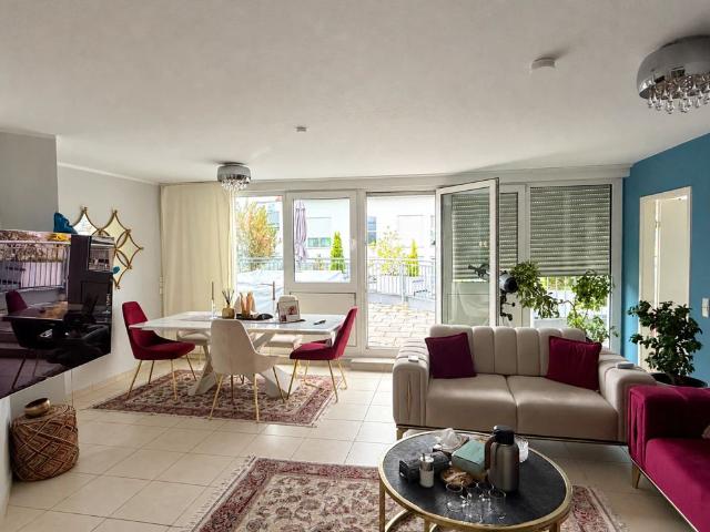 Ruhige Penthouse Wohnung in Maxfeld