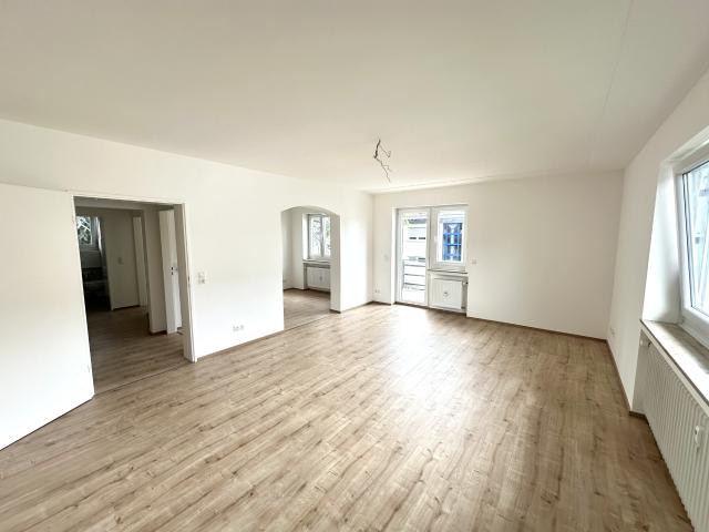 Ruhige Wohnlage 3,5 Zimmerwohnung in einem 3 Parteienhaus!